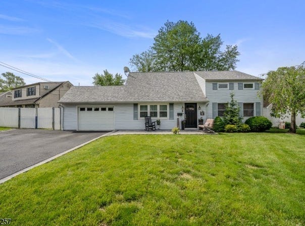 5 Wendy Rd, Woodbridge Twp., NJ 07067-1334