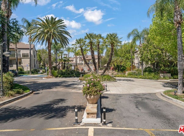 24109 E Del Monte Dr, Valencia, CA 91355