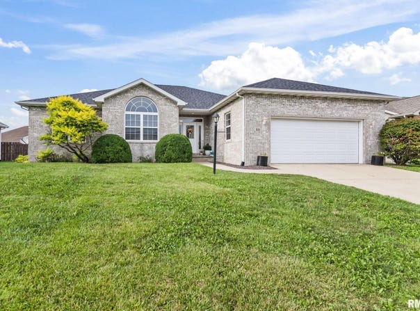 331 Newcombe Lane, Chatham, IL 62629