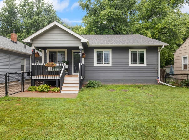 4034 6th Avenue, Des Moines, IA 50313
