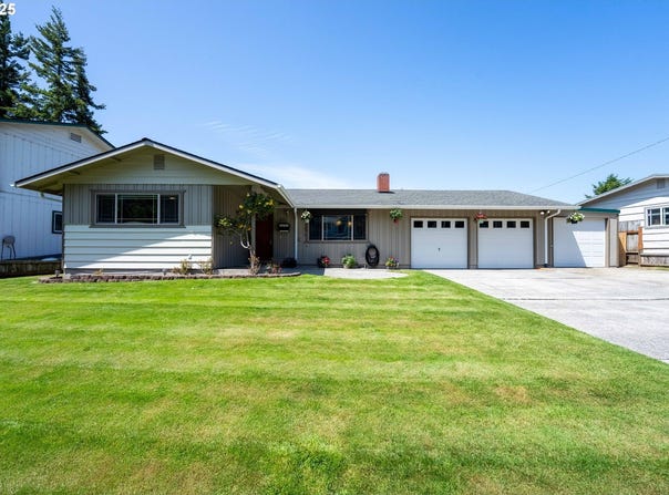 3840 VISTA DR, North Bend, OR 97459