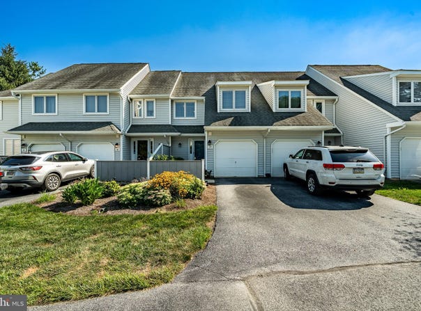 39 E JONATHAN COURT, KENNETT SQUARE, PA 19348