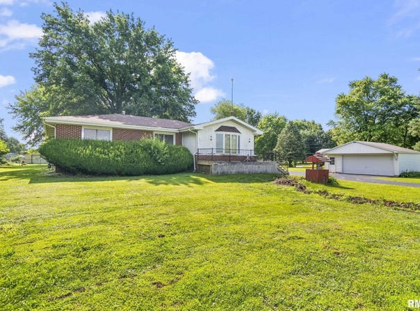 5538 S Williamsville Road, Sherman, IL 62684