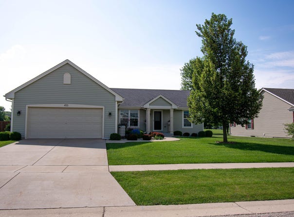 455 E Emily Ave, Elkhorn, WI 53121