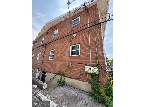 205 E MARYLAND AVENUE, ALDAN, PA 19018