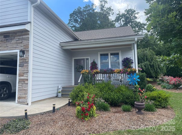 1088 Blacksmith Run Road, Hendersonville, NC 28792