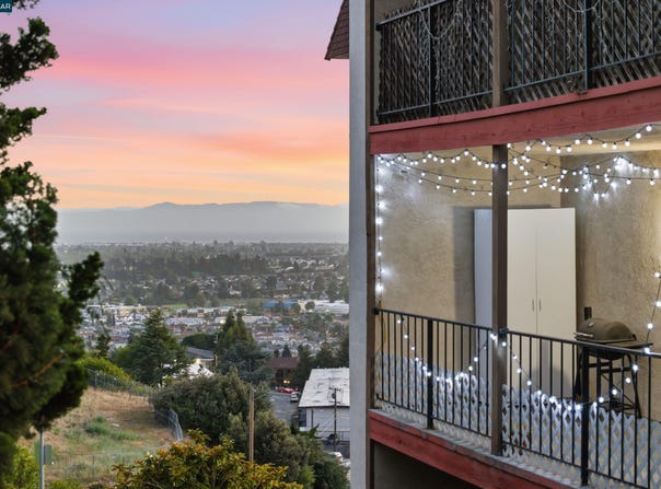 2500 Miramar Ave, Castro Valley, CA 94546