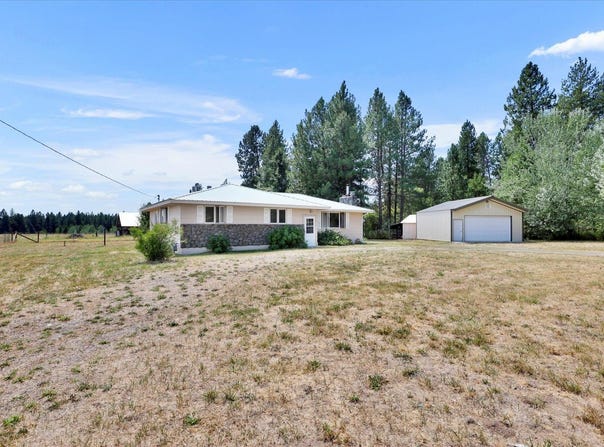 4 E Westmoreland Rd, Deer Park, WA 99006