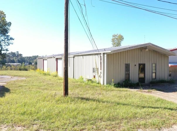 36 Melton Rd, Laurel, MS 39443