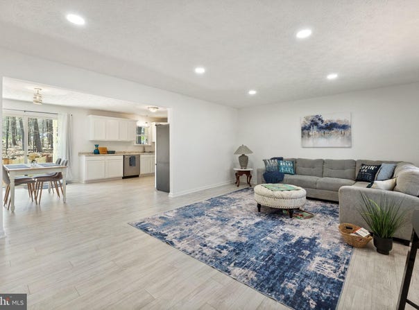 100 WOODLANDS LANE, CROSS JUNCTION, VA 22625