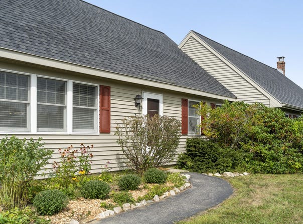 8 Riverbend Drive, Yarmouth, ME 04096