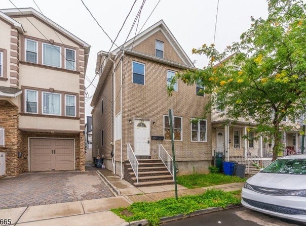 708 S Park St, Elizabeth City, NJ 07201-2820