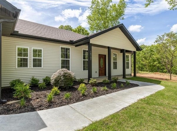 18707 Post Ranch  RD, Garfield, AR 72732
