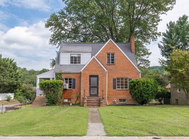 900 Jefferson Ave, Waynesboro, VA 22980