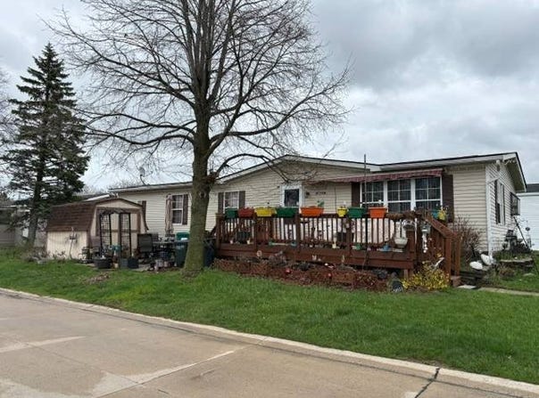 20511 Rosedale Drive, Clinton Township, MI 48036