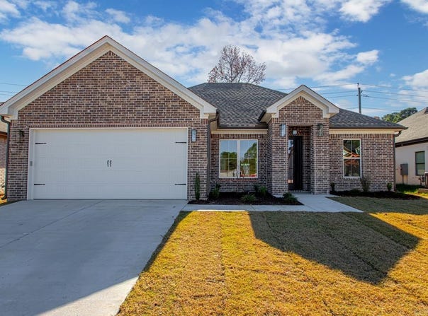 3881 Spencer Crossing Drive, Benton, AR 72019