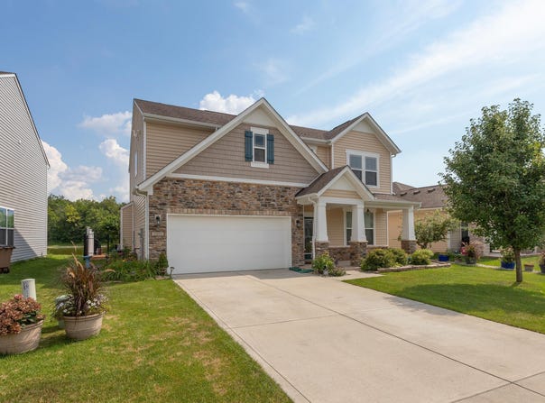 2201 Creek Bank Drive, Columbus, IN 47201