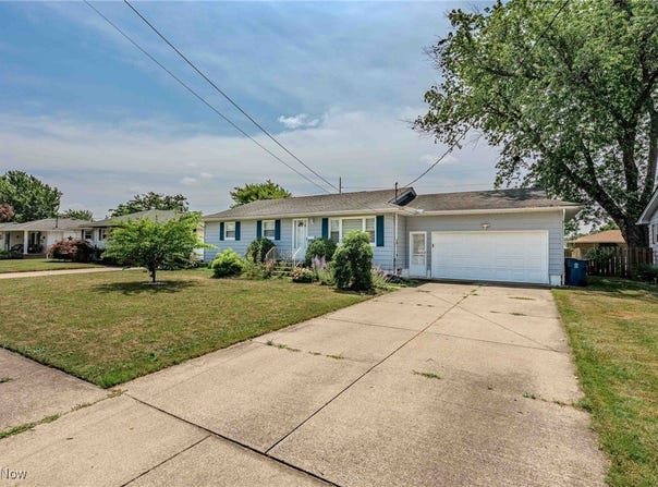 1523 W 30th Street, Lorain, OH 44052