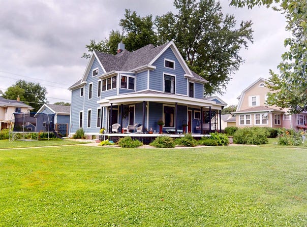 1104 W CEDAR ST, Cherokee, IA 51012