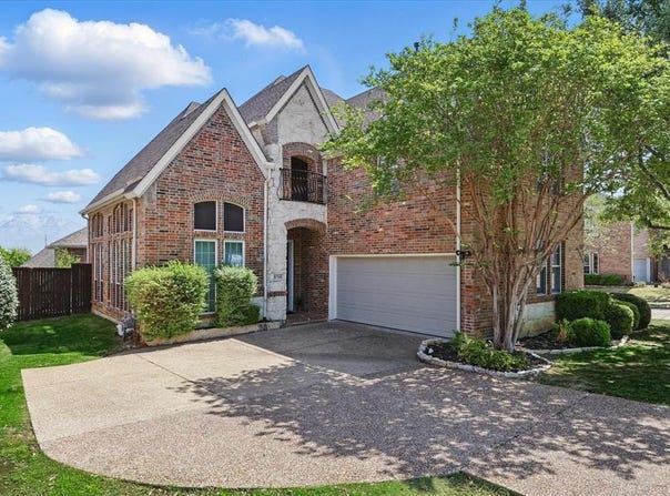 8708 Rugby Road, Irving, TX 75063