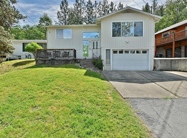 645 S 5th Street, Jacksonville, OR 97530