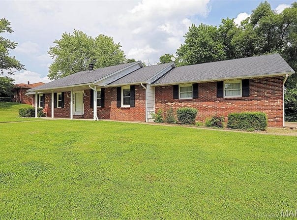 1510 Amblewood Drive, Cape Girardeau, MO 63701