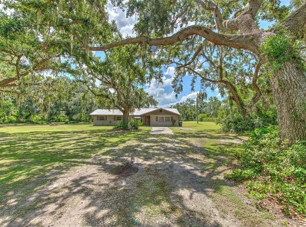 2610 CRESTVIEW ROAD, WIMAUMA, FL 33598