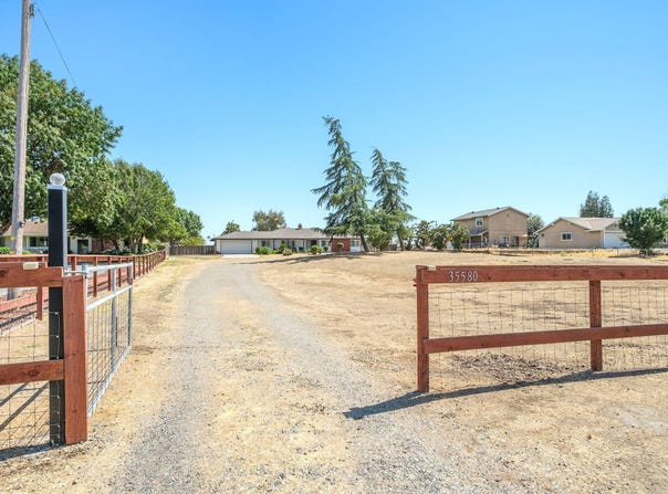 35580 John Albert Drive, Madera, CA 93636