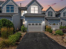 927 W Savidge Street, Spring Lake, MI 49456