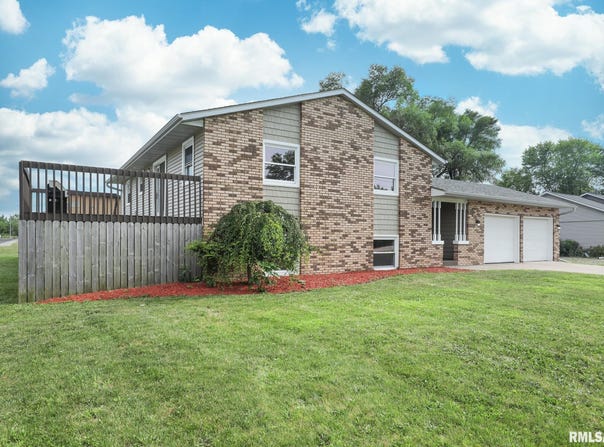 4240 4TH Avenue, East Moline, IL 61244