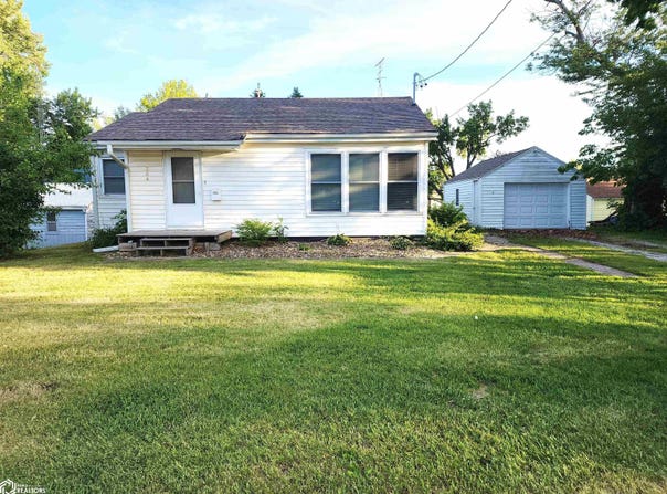 304 E Jackson Street, Corydon, IA 50060