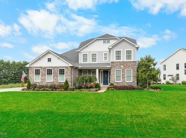 2041 Jaycox Road, Avon, OH 44011