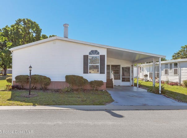 251 Blossom Lane NE, Palm Bay, FL 32907