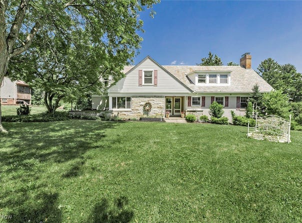 6955 Oakes Road, Brecksville, OH 44141