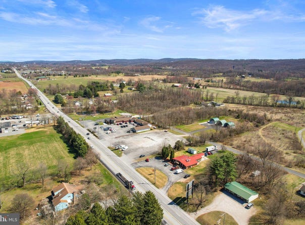 6415 YORK ROAD, ABBOTTSTOWN, PA 17301