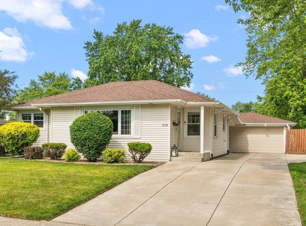8128 Jackson Avenue, Munster, IN 46321