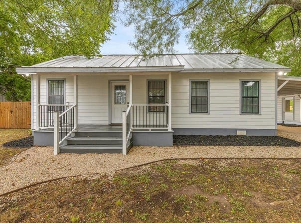339 N Water ST, La Grange, TX 78945