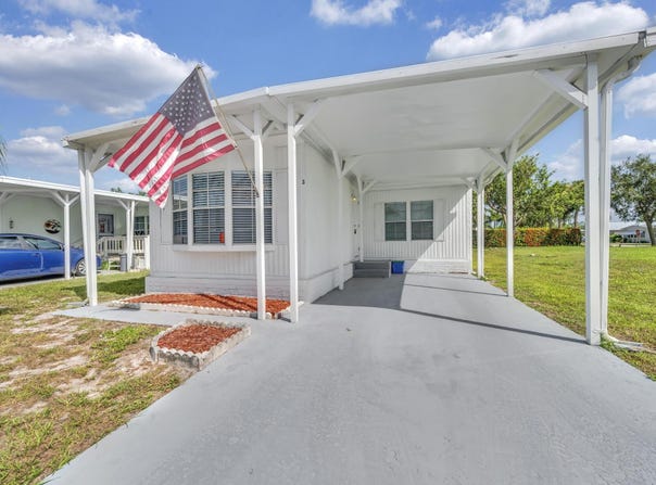 3 Alcala Lane, Port Saint Lucie, FL 34952