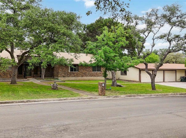 1402 Brown ST, San Marcos, TX 78666