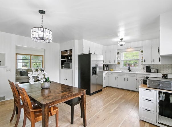 107 S Main Street, Pardeeville, WI 53954