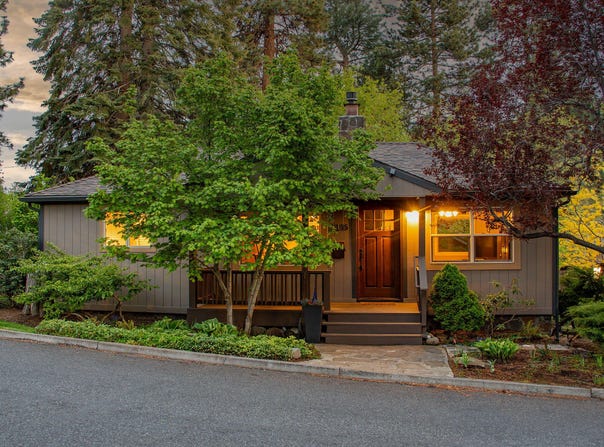 1155 NE 9th Street, Bend, OR 97701