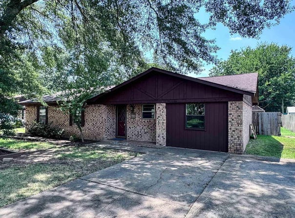 4905 Fernwood Drive, Texarkana, AR 71854