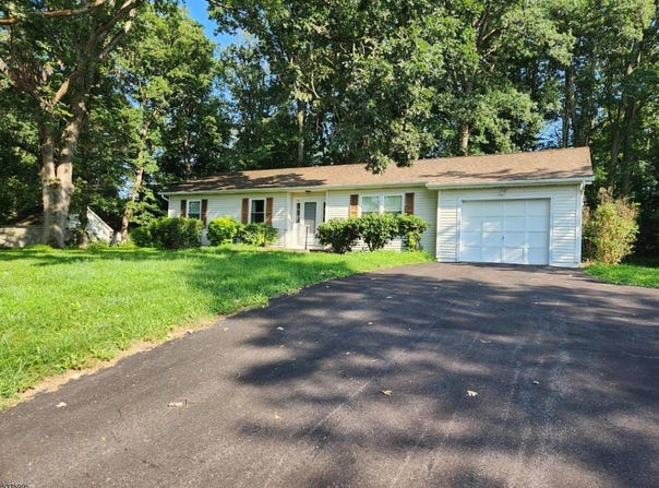 167 Asbury Anderson Road, Franklin Twp., NJ 08802-1042