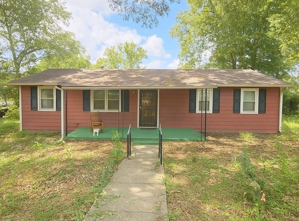 1109 Chisolm Avenue, Bridgeport, AL 35740