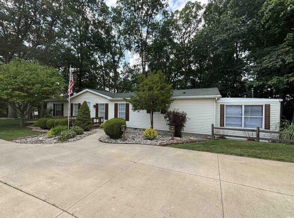 140 Lane 120 Lime Lake Lane, Angola, IN 46703