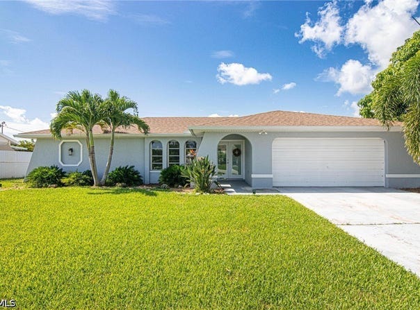 926 SE 26th Terrace, Cape Coral, FL 33904