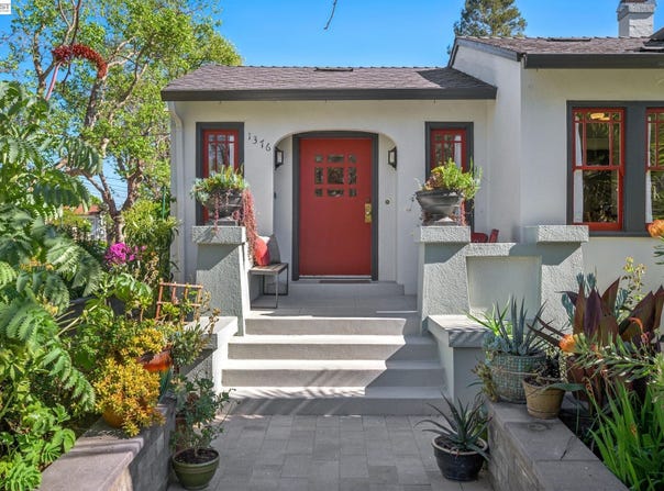 1376 Versailles Ave, Alameda, CA 94501