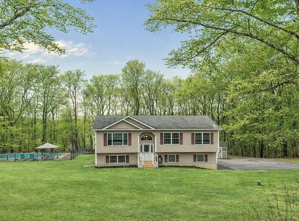 69 Ridge Road, Wallkill, NY 12589
