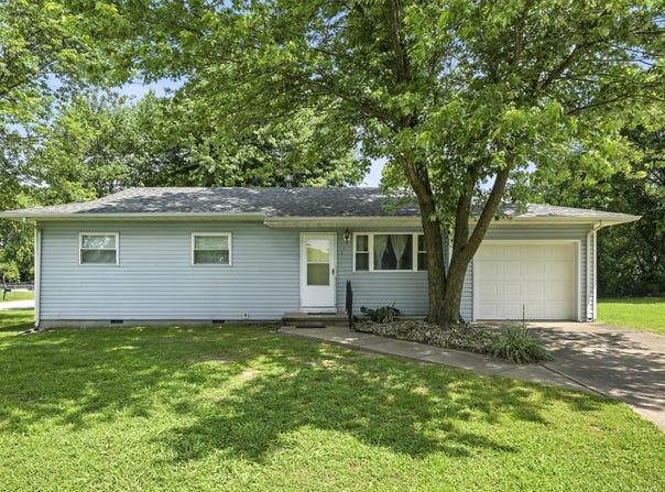 209 W Pinto Street, Goodman, MO 64843