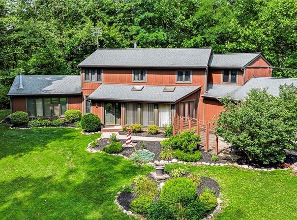 10182 Mulberry Road, Chardon, OH 44024